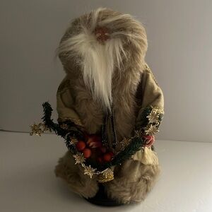 SANTA Claus figurine.